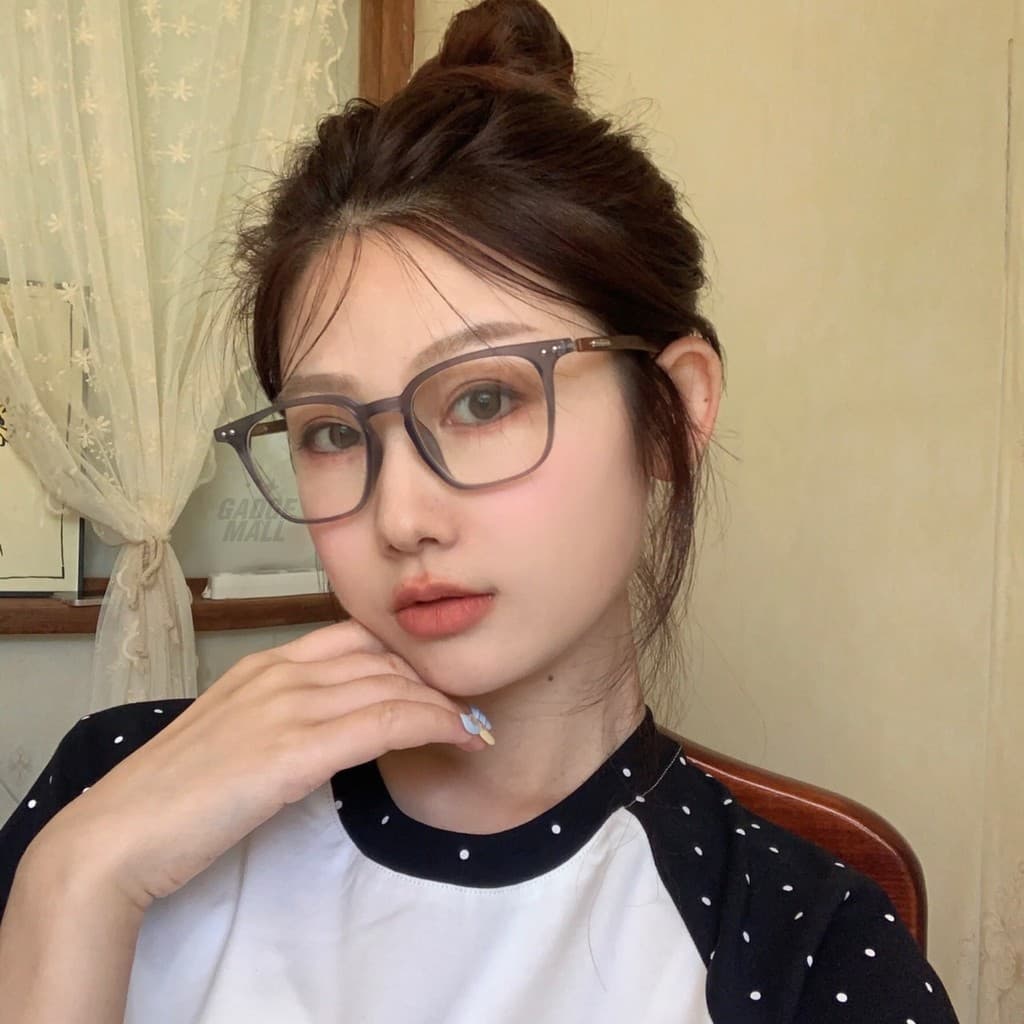 แว่นสายตาสั้น / สายตายาว แว่นแฟชั่นUnisexทรงเหลี่ยม เลนส์ออกแดดเปลี่ยนสีอัตโนมัติกันแสงUV400 กรองแสงสีฟ้าได้100% G20 รูปที่ 6