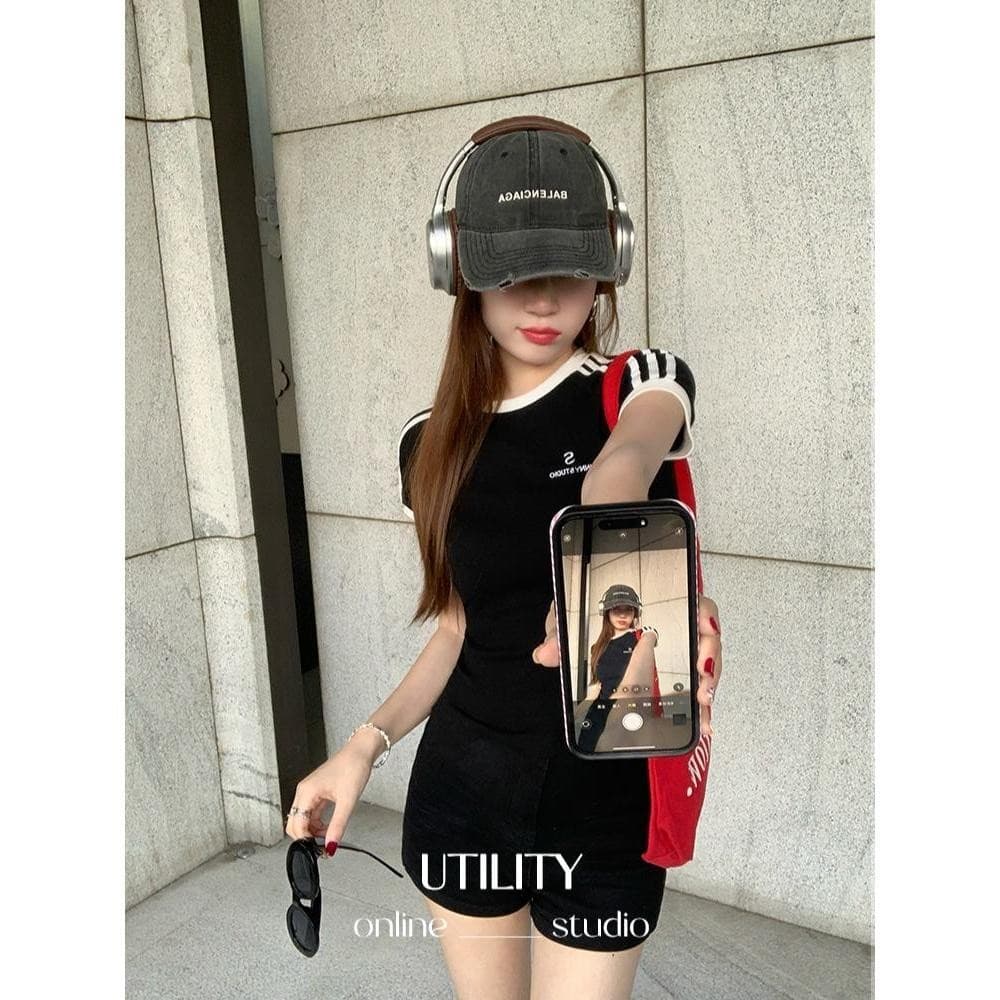 cherryshop เสื้อยืดรัดรูปผู้หญิง เสื้อคอกลมแฟชั่น แขนสั้นพิมพ์ลาย ย้อนยุคการประกบ สไตล์อเมริกัน รูปที่ 5