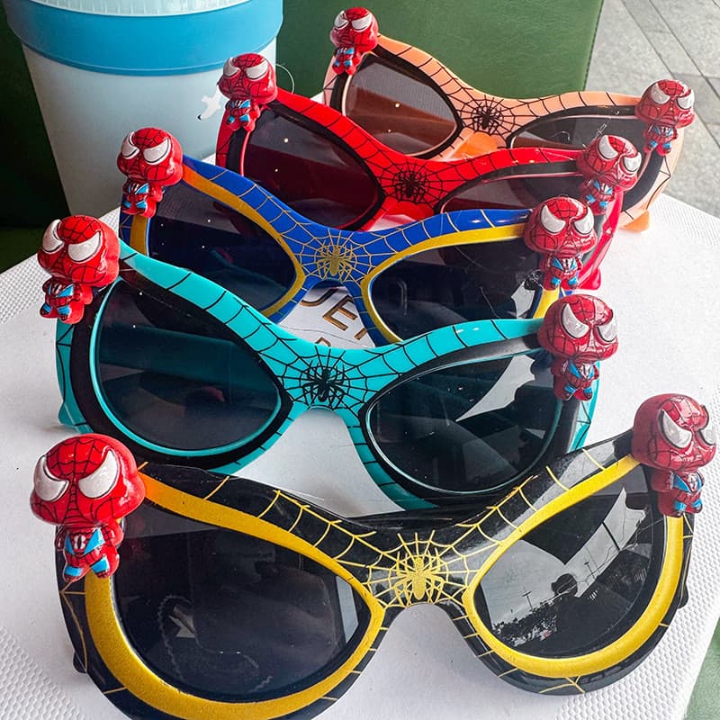 แว่นกันแดดเด็ก Spider-Man ม่านบังแดด UV สำหรับของขวัญ ดีไซน์เท่ห์ รูปที่ 2