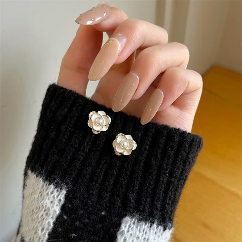 COD-ส่งเร็วจากไทยต่างหูCamellia Light Luxury ผู้หญิงระดับไฮเอนด์ความรู้สึกเฉพาะกลุ่ม ผู้หญิงที่ เครื่องประดับแฟชั่น-Ten รูปที่ 9