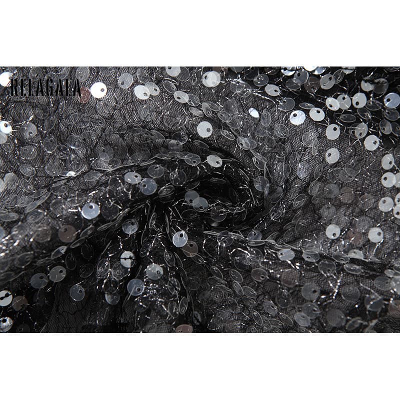 RELAGALA เสื้อกล้ามสำหรับผู้หญิง 2025 ฤดูร้อนใหม่เซ็กซี่ Sequined Suspender V คอ Halter สั้นสีทึบ รูปที่ 9