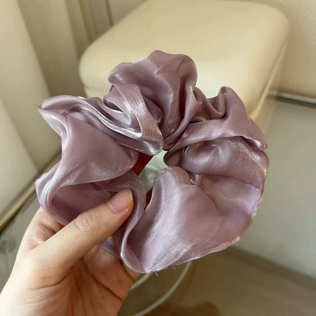 สีม่วงลายจุดตาข่าย Pearlescent Satin Scrunchy Hair Tie รูปที่ 6