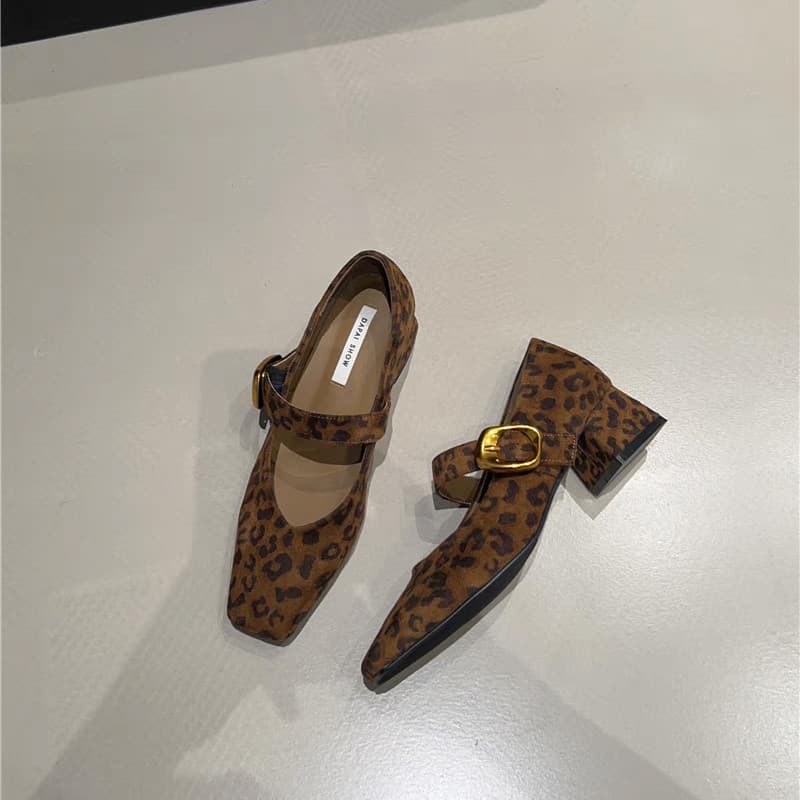 Atikota รองเท้าส้นสูงผู้หญิงสุภาพสตรีหัวเข็มขัดปรับได้ Chunky Square Toe Suede แฟชั่นรองเท้าส้นสูงรองเท้าแตะ รูปที่ 7