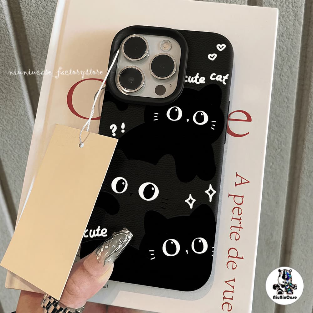 เคส For iPhone 13 เคสหนังเนื้อนิ่มสีแคนดี้ น่ารัก Mดำ For iPhone 15 16 13 14 12 11 Pro Max XS XR 7P 8P เคสหนัง Case รูปที่ 2