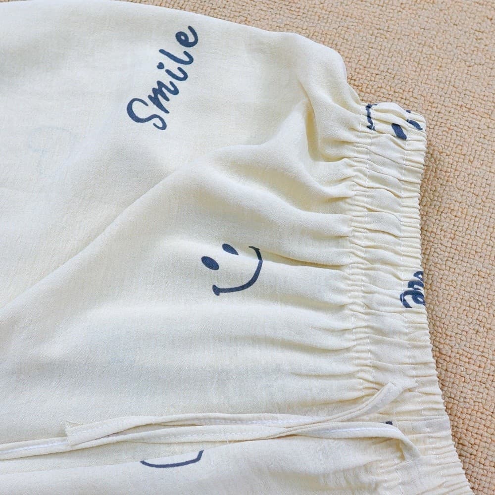 กางเกงขาขาว ไซส์ใหญ่ ทรงขากระบอก เอวได้ถึง 42 นิ้ว พิมพ์ลาย Smile ผ้าไหมเทียม pb9882# รูปที่ 2