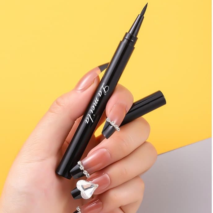 HIH-shop: อายไลเนอร์แบบปากกา มี 2 สี:สีดํา สีน้ำตาล กันน้ำ ติดทนนาน E950 กันน้ำเหงื่อแห้งเร็วอายไลเนอร์ติดทนนาน รูปที่ 5