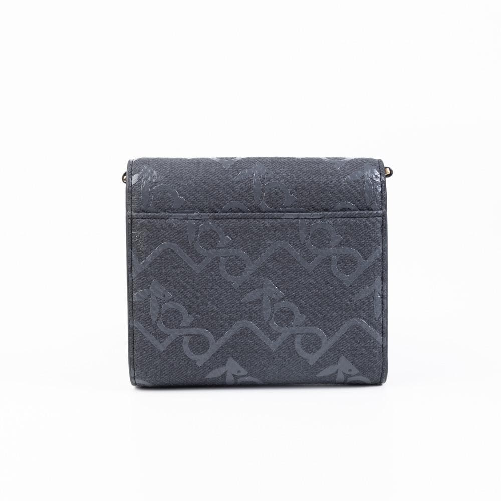 PLAYBOY รุ่น Freya Wallet on Chain กระเป๋าสตางค์ผู้หญิงใบสั้น รหัสST-WA252PB112 สกรีนลายผ้ายีนส์ รูปที่ 4
