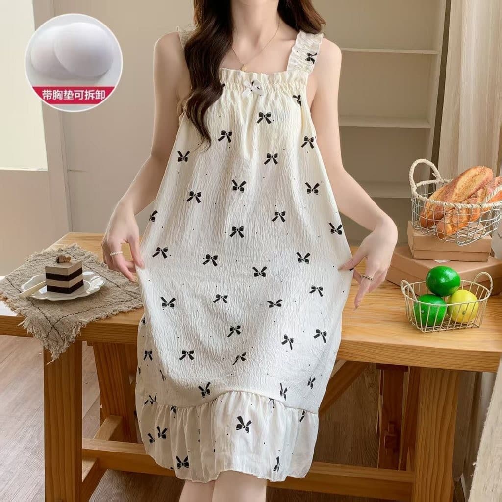 056 E ชุดนอนกระโปรงแถมฟองน้ำมีแบบสายเดี่ยวและเสื้อกล้าม ชุดกระโปรงลายน่ารักลายการ์ตูนใส่สบายมาก สินค้า จาก กทม รูปที่ 1