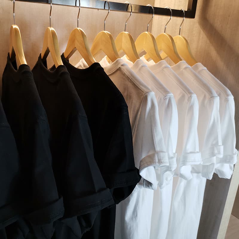 เสื้อยืดแขนสั้นผู้ชาย เสื้อยืดคอกลมสีพื้น คุณภาพดี​ ไม่ย้วย ไม่หด ไม่ต้องรีด ผ้านุ่มใส่สบาย ใส่ได้ทั้งชายและหญิง รูปที่ 2