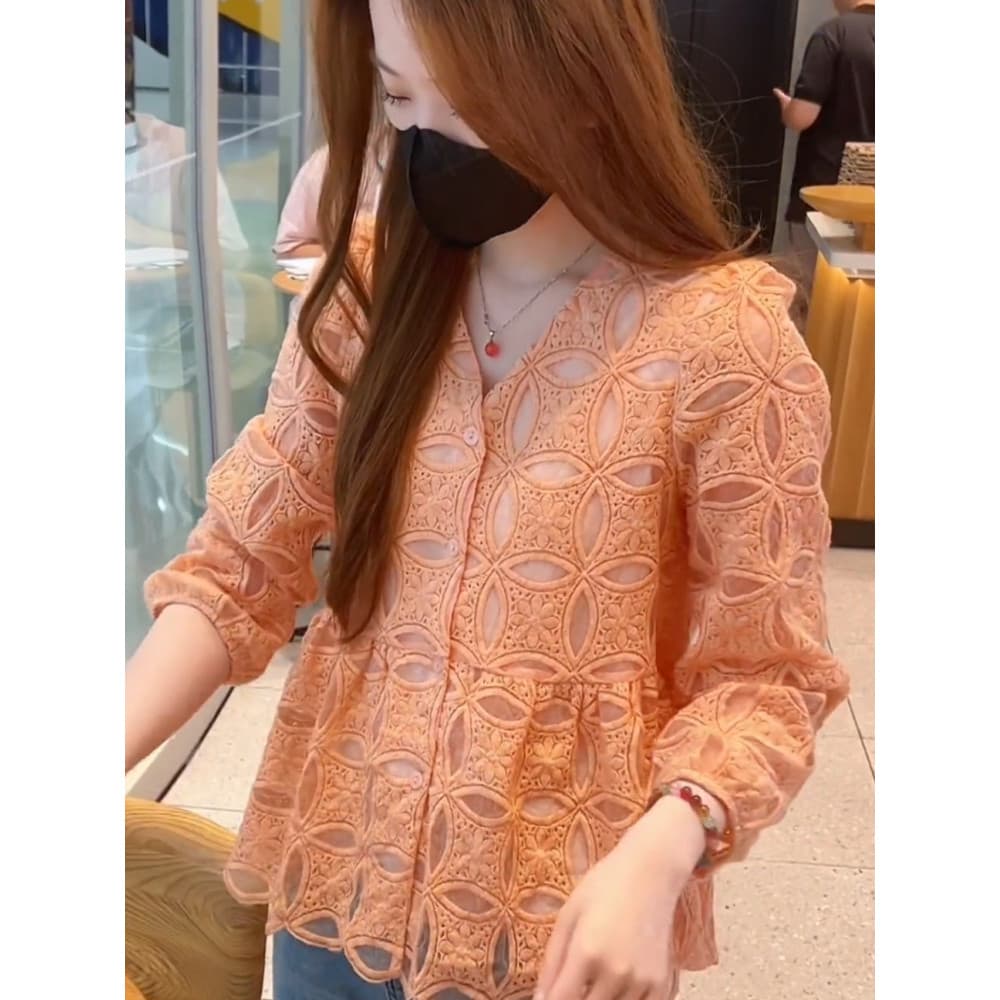 Dahong99309เสื้อเบลาส์ลูกไม้แขนยาวคอปก v ลําลองแฟชั่นผู้หญิงเกาหลีย้อนยุค ฤดูร้อนสไตล์ใหม่เวอร์ชั่นเกาหลีแขนสามส่วนคอวี รูปที่ 9