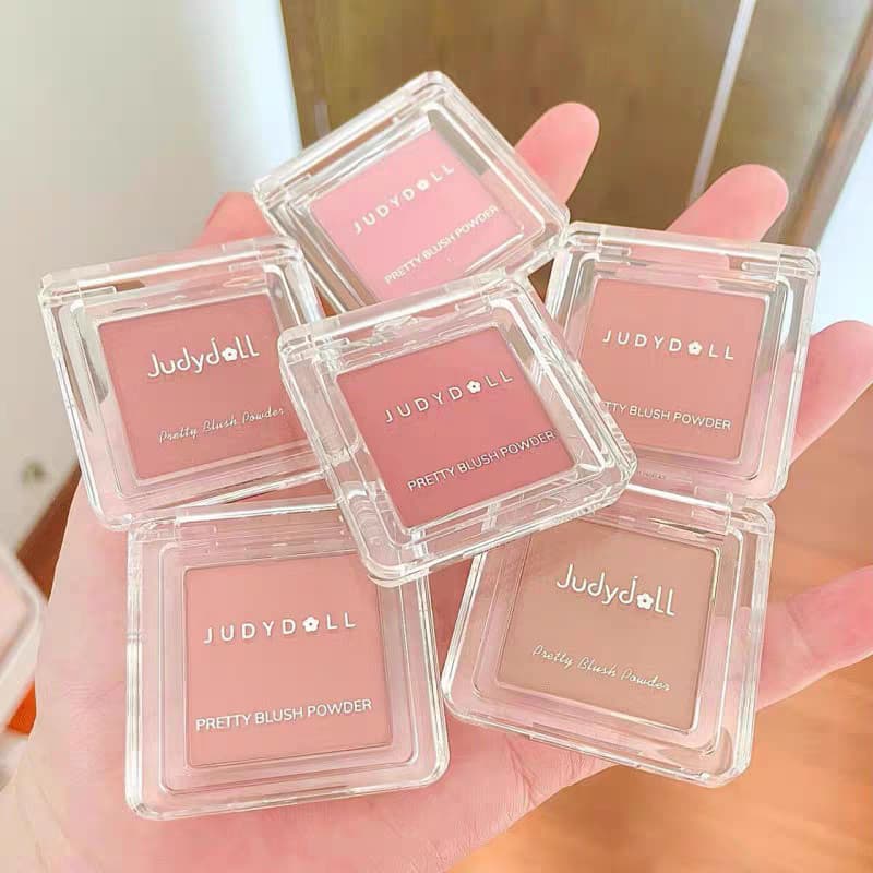 Judydoll บลัชออน สีพีช แมทท์ ไฮไลท์ คอนทัวร์ สีม่วง แต่งหน้าบนใบหน้า รูปที่ 3