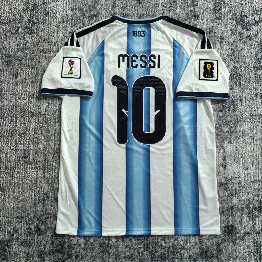 26-27Argentina Home Jersey Fan Issue Soccer Jerseys MESSI No.10 Top พิมพ์อะไรชื่อเย็บปักถักร้อย FC S - 4XL รูปที่ 1