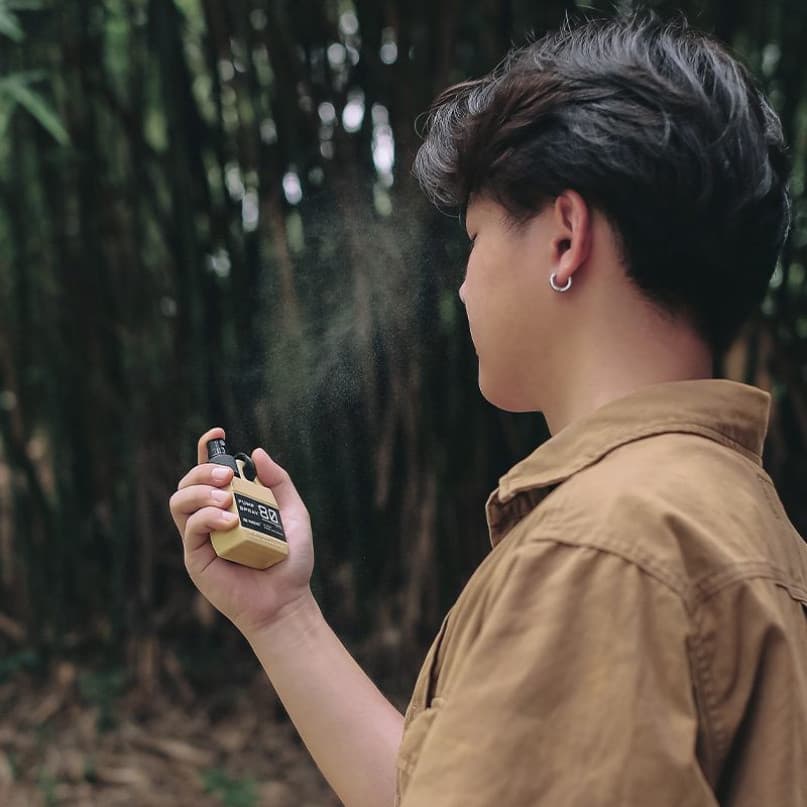 ขวดสเปรย์แบบพกพา 80ml รดน้ําขนาดเล็กสามารถแขวนหัวเข็มขัดประเภทกดแอลกอฮอล์ฆ่าเชื้อ Camping ยากันยุง Sub-Bottling ยุทธวิธีสไตล์ รูปที่ 3