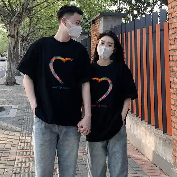 เสื้อยืดคู่ เสื้อยืดคู่รัก คอกลม เสื้อยืดแขนสั้น oversize tshirt women สาวอวบ เสื้อยืดลายผลไม้ ตัวอักษร การ์ตุน T1 รูปที่ 2