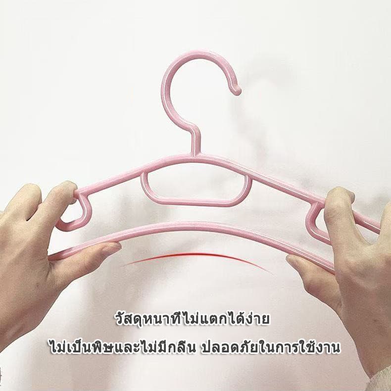 20/50 ชิ้น ไม้แขวนเสื้อพลาสติกกันลื่นสีขาว ที่แขวนเสื้อแบบใช้ในบ้าน ไม่ทิ้งรอย เหมาะสำหรับเสื้อผ้า กางเกง และชุดชั้นใน รูปที่ 8