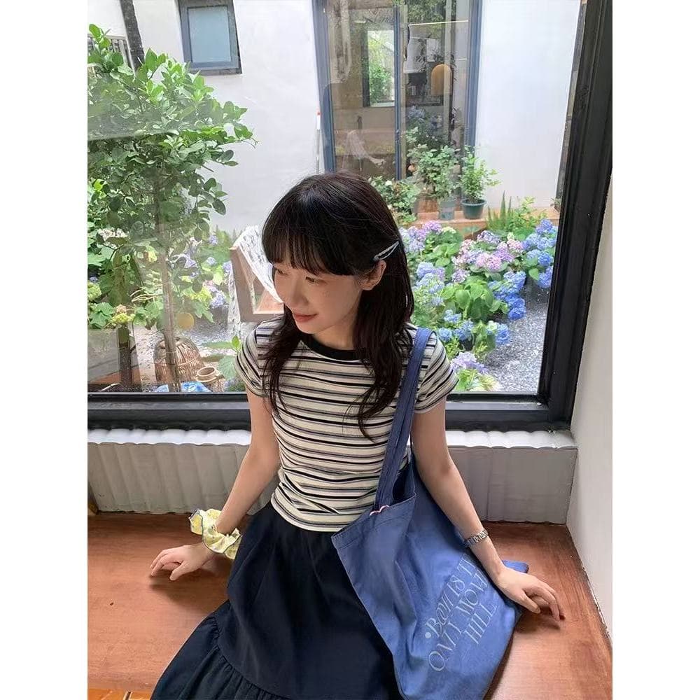 Lalita จากไทย เสื้อยืดลายริ้วคอกลม ฟีลสาวเกาหลี ทรงรัดรูปเบาๆ ใส่เที่ยวคาเฟ่น่ารักมาก รูปที่ 6