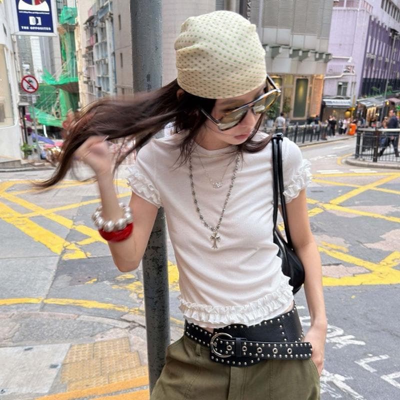 BY0541 เสื้อคอกลมแต่งระบายดอกไม้ ทรงพอดีตัว benly co รูปที่ 8