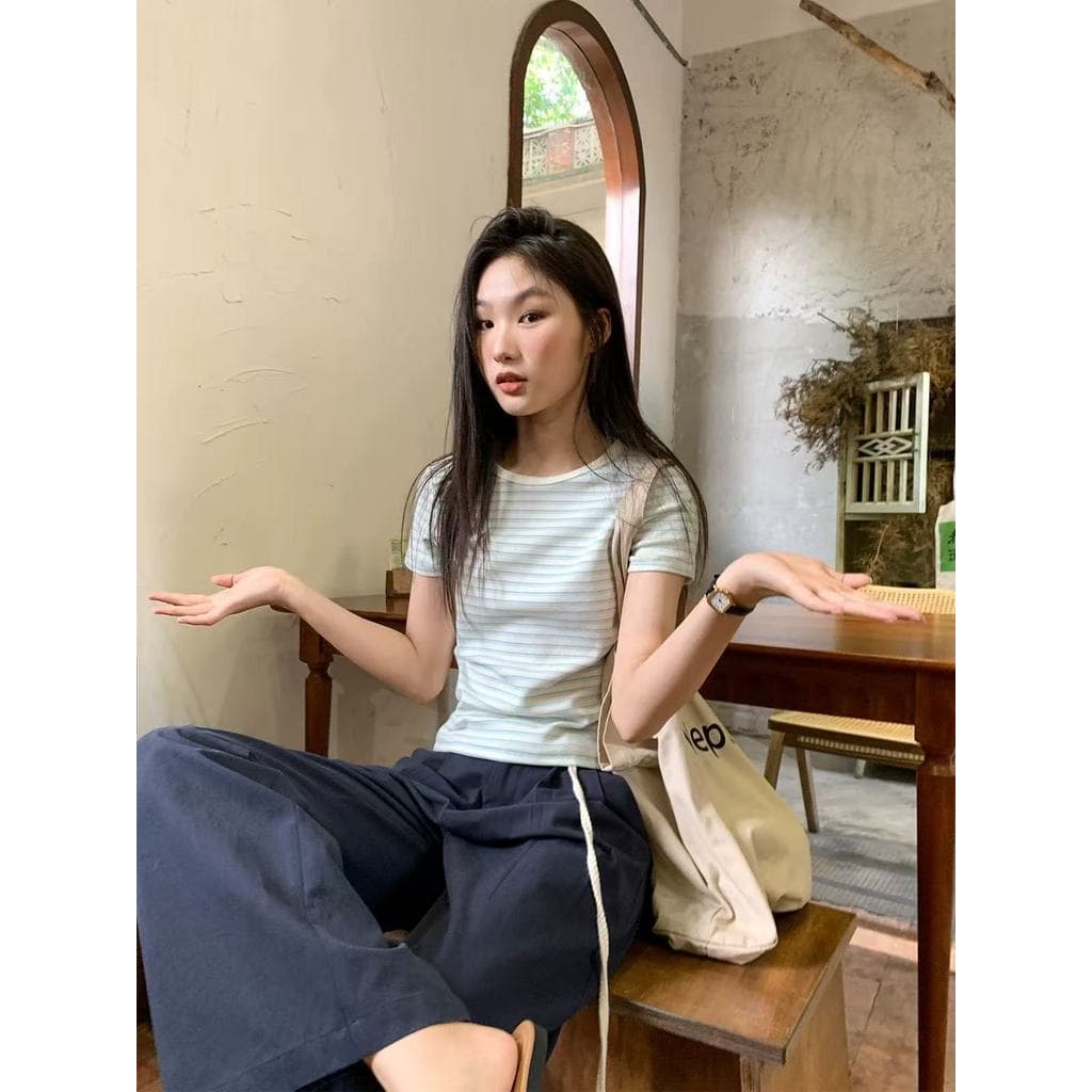 Lalita จากไทย เสื้อยืดลายริ้วคอกลม ฟีลสาวเกาหลี ทรงรัดรูปเบาๆ ใส่เที่ยวคาเฟ่น่ารักมาก รูปที่ 5