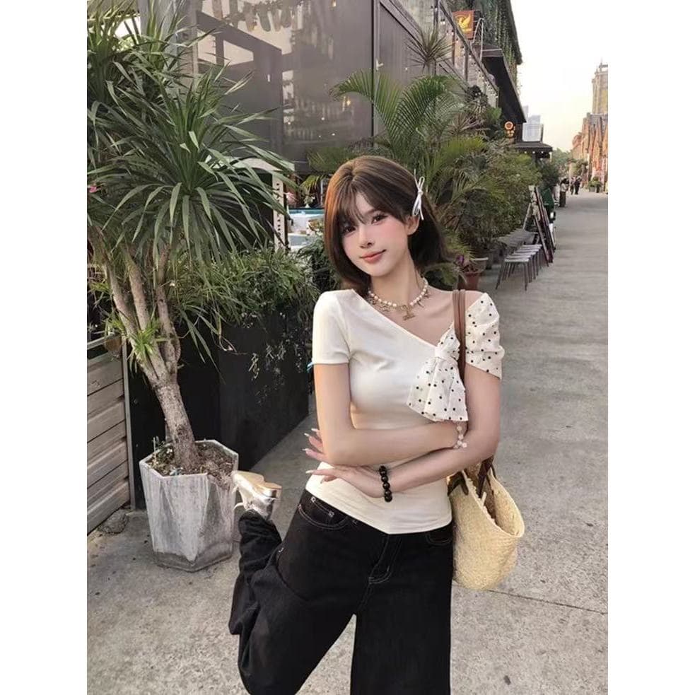 Lalita 2สี เสื้อยืดผู้หญิง ลายจุด ปาดไหล่ ไหล่เฉียง สไตล์เกาหลี รูปที่ 6