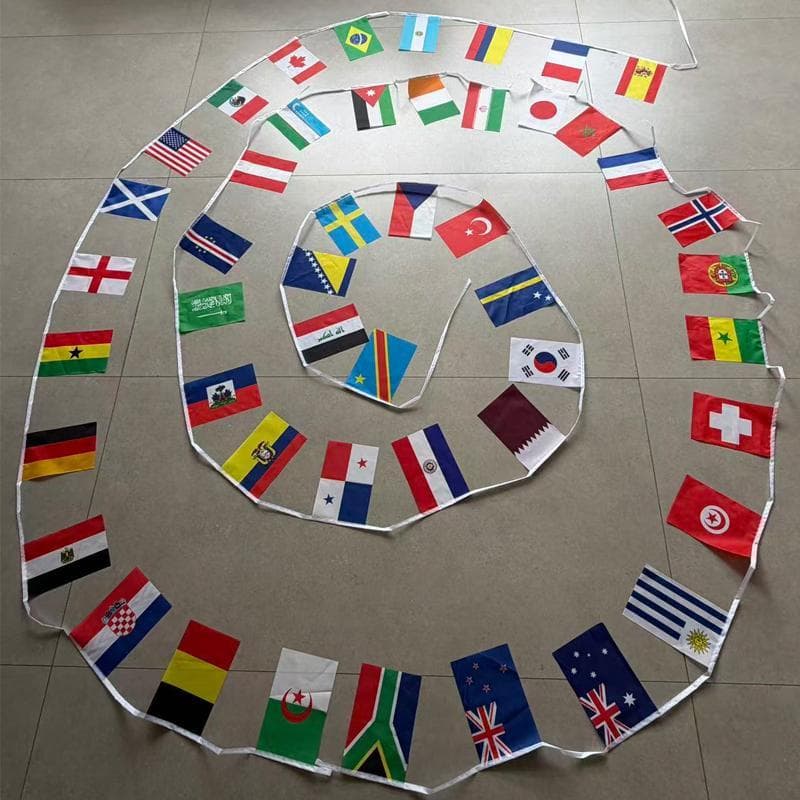 2026 ฟุตบอลโลก 48 ธงสตริงแห่งชาติที่แข็งแกร่งธีมฟุตบอลตกแต่งบาร์ร้านค้าอุปกรณ์ตกแต่งจี้จี้ รูปที่ 6