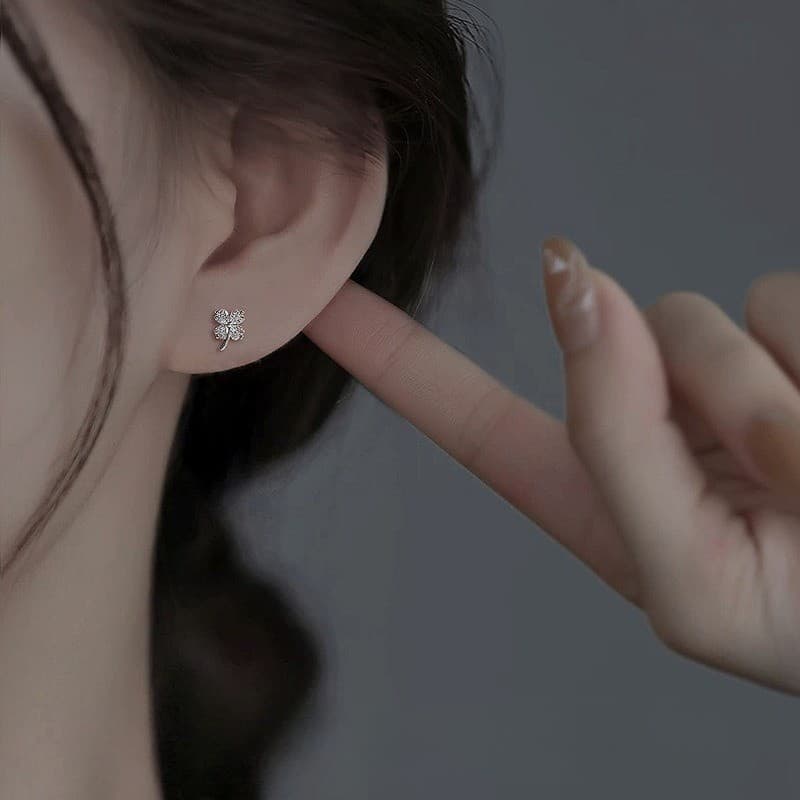ต่างหูเงินแท้ 925 กะลาแก้ว Zircon ออกแบบเรียบหรูในสไตล์สี่ใบคล้อสำหรับผู้หญิง รูปที่ 5