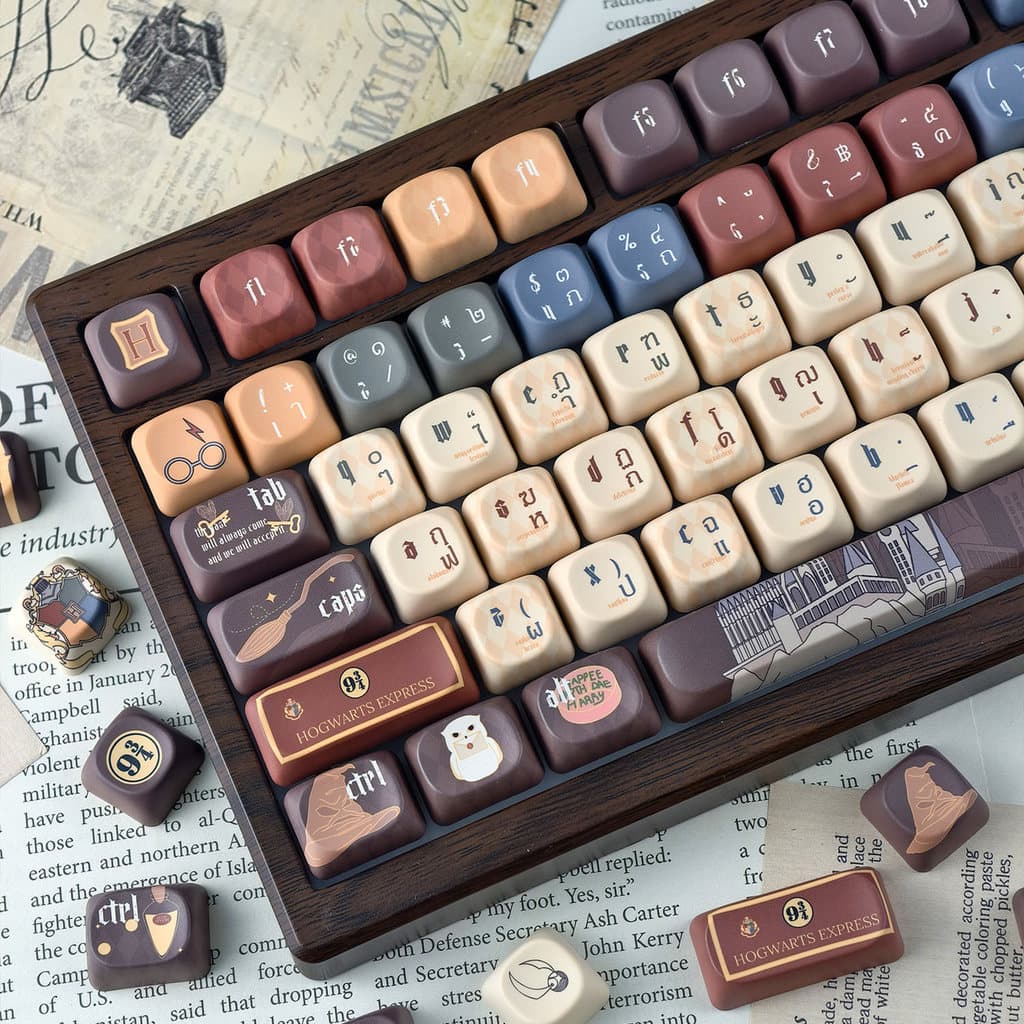Harry Potter Thai Keycaps 125 คีย์ MOA/เชอร์รี่โปรไฟล์ PBT Dye Sublimation Wooting Aula F75 รอบ Keycaps Cool สีน้ําตาล Magic School Hedwig Hogwarts Keycap รูปที่ 1