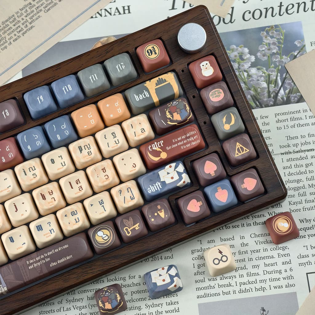 Harry Potter Thai Keycaps 125 คีย์ MOA/เชอร์รี่โปรไฟล์ PBT Dye Sublimation Wooting Aula F75 รอบ Keycaps Cool สีน้ําตาล Magic School Hedwig Hogwarts Keycap รูปที่ 4