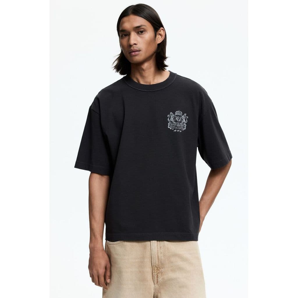 H&M เสื้อยืดพิมพ์ลายแบบหลวม ผู้ชาย 1262292_5 รูปที่ 1