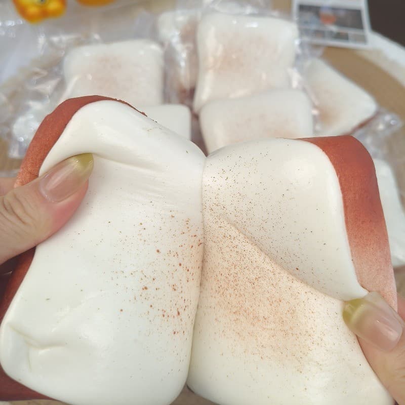Big Toast Squishy ขนมปังที่เพิ่มขึ้นช้า Squishy ช้า Rebound ของเล่นบีบ Anti Stress Release Hand Relax ของเล่น รูปที่ 8
