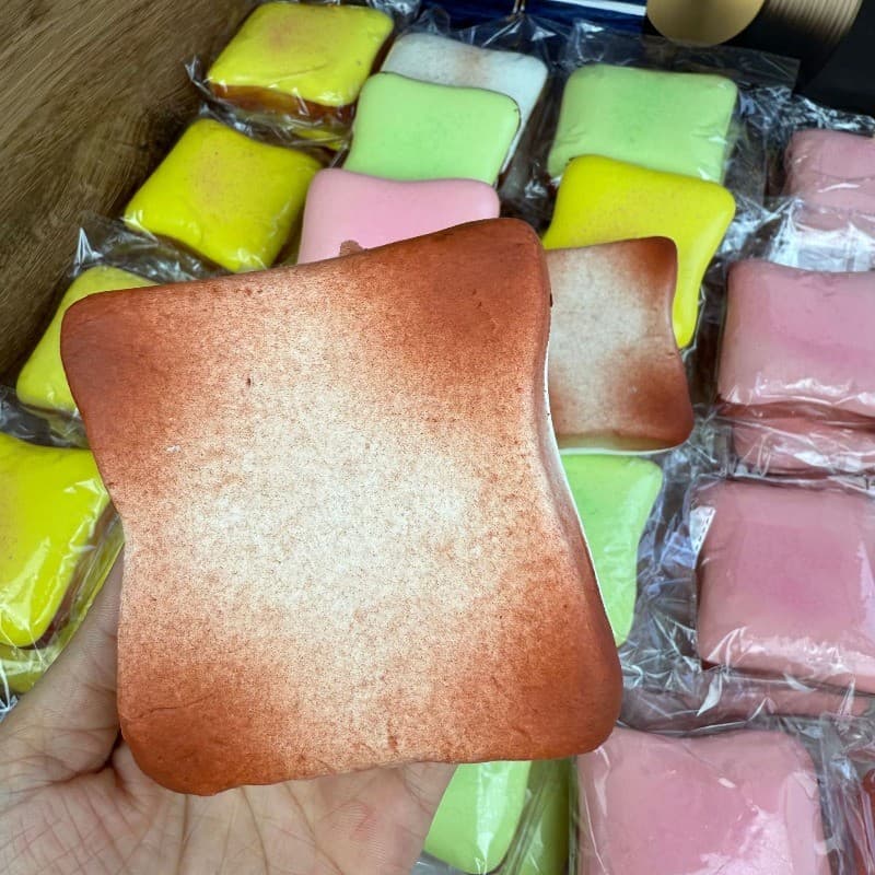 Big Toast Squishy ขนมปังที่เพิ่มขึ้นช้า Squishy ช้า Rebound ของเล่นบีบ Anti Stress Release Hand Relax ของเล่น รูปที่ 6