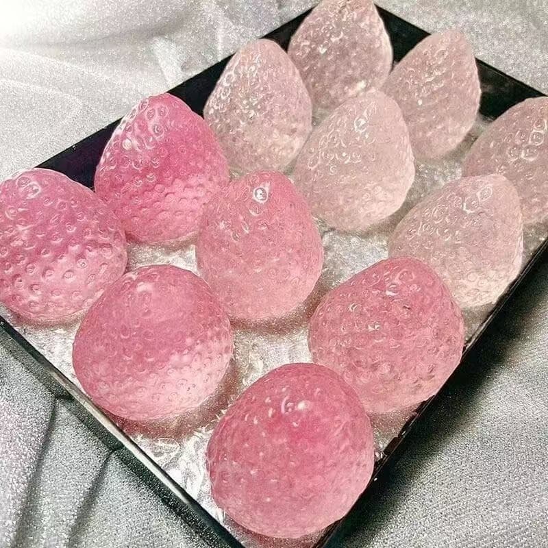 Squishy สตรอเบอร์รี่ความเครียด Ball Soft Fidget Sensory ของเล่นสําหรับ ADHD ออทิสติกช้า Rebound Squeeze ของเล่นสําหรับผู้ใหญ่เด็กคริสต์มาสของขวัญ รูปที่ 4