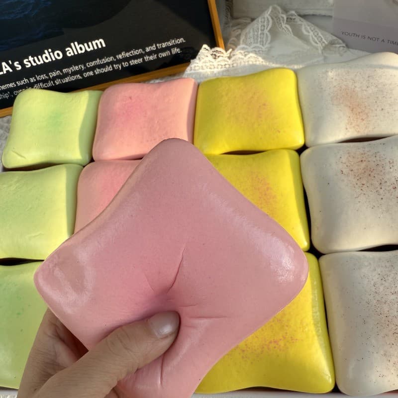 Big Toast Squishy ขนมปังที่เพิ่มขึ้นช้า Squishy ช้า Rebound ของเล่นบีบ Anti Stress Release Hand Relax ของเล่น รูปที่ 4