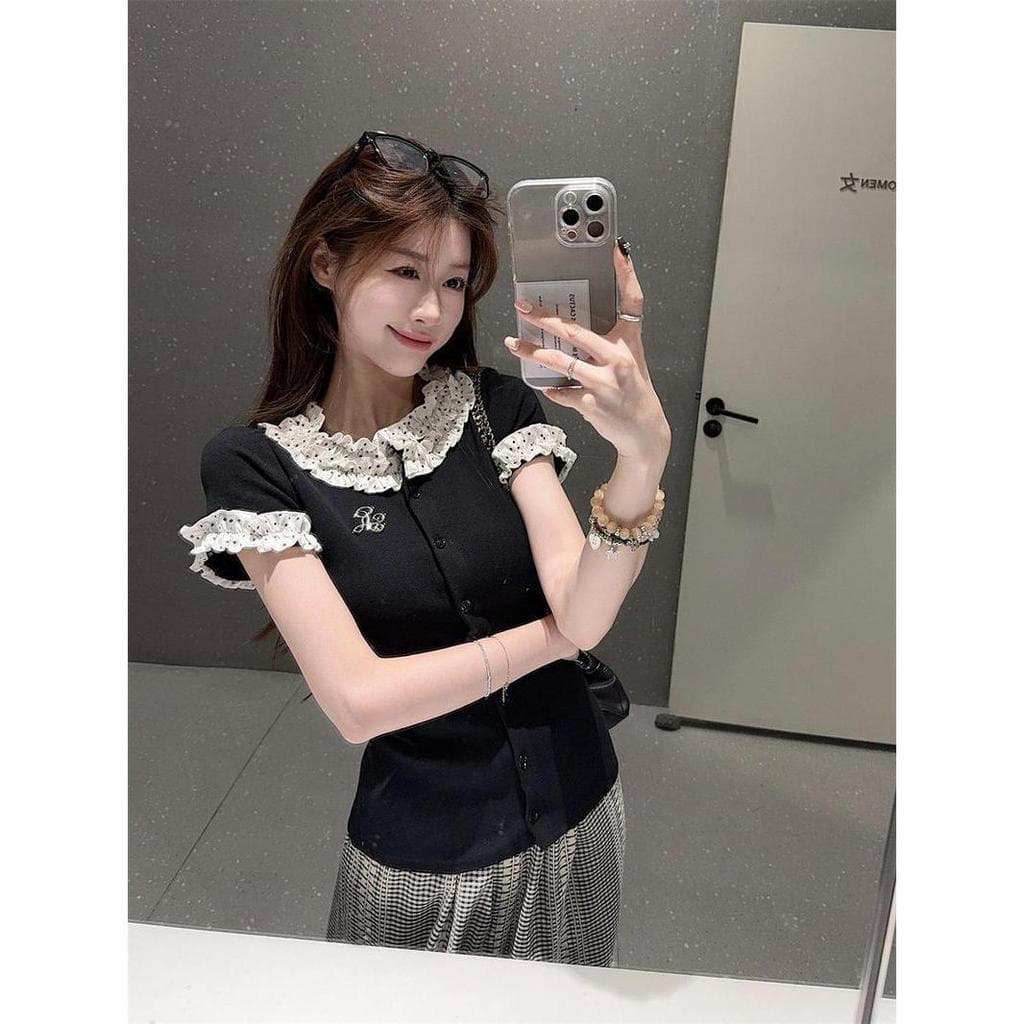 เสื้อยืดแขนสั้นสำหรับผู้หญิง สไตล์กระโหลก ขอบลูกไม้ บล็อคสี เย็บปะติดปะต่อกันลายจุด ทรงสลิมฟิตอ่อนโยน เปิดไหล่ เสื้อสั้น รูปที่ 7