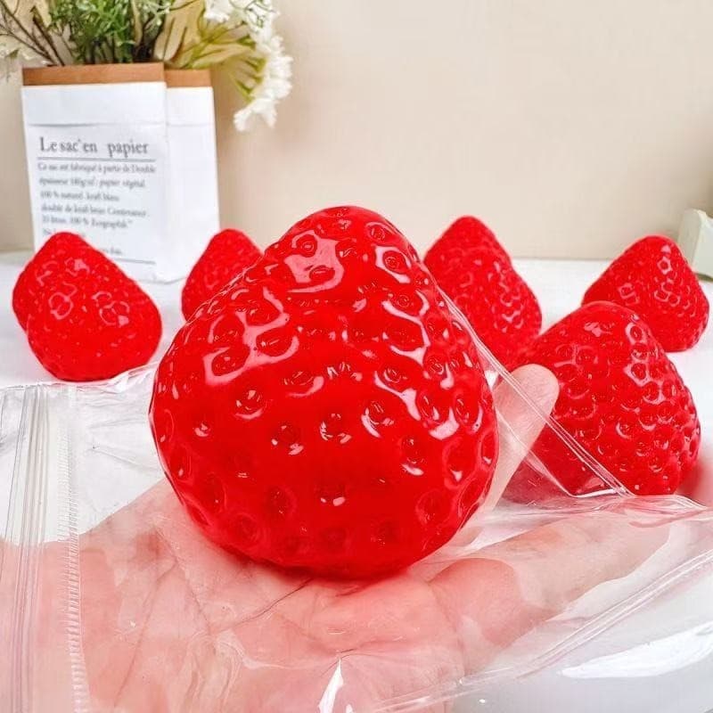 Squishy สตรอเบอร์รี่ความเครียด Ball Soft Fidget Sensory ของเล่นสําหรับ ADHD ออทิสติกช้า Rebound Squeeze ของเล่นสําหรับผู้ใหญ่เด็กคริสต์มาสของขวัญ รูปที่ 7