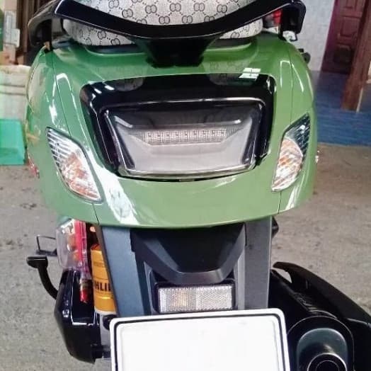 2 สี กรอบไฟท้าย Giorno 125 วัสดุ ABS，ทับทิมใสสะท้อนแสง Giorno กระจกสะท้อนแสงท้ายรถจักรยานยนต์ อะไหล่รถจักรยานยนต์ รูปที่ 3