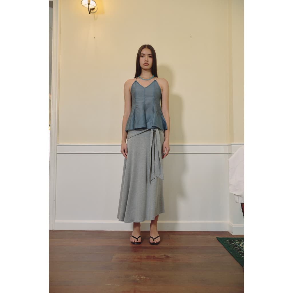 DAILY SQUAD – Softline Cami ออกแบบให้มี movement เบา ๆ และซิลูเอตที่ดู soft แบบเป็นธรรมชาติ ผลิตจากผ้า sheer silk satin รูปที่ 5