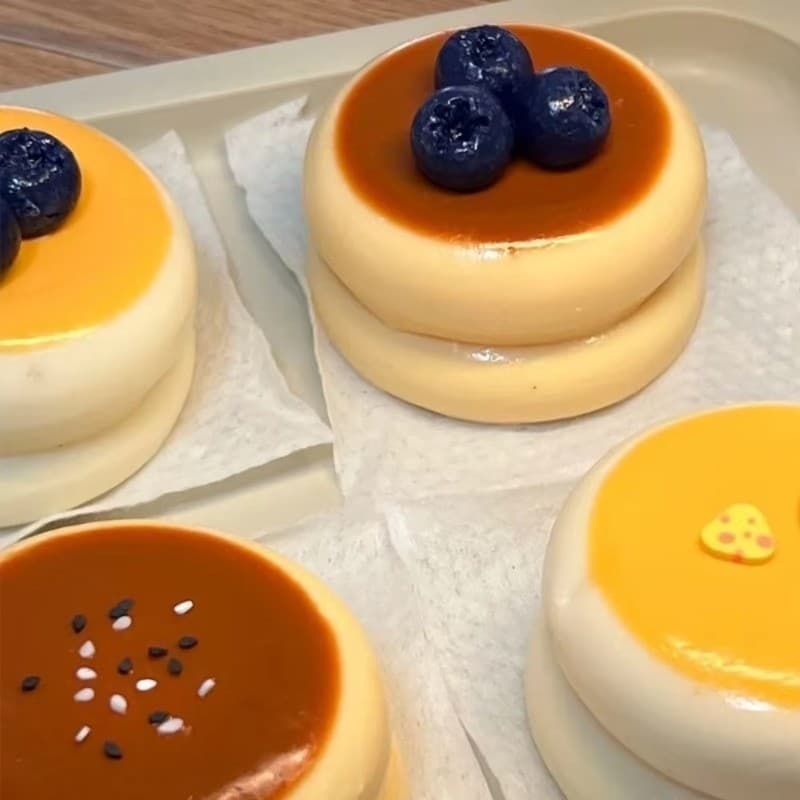 Soufflé ซิลิโคนเกรดอาหาร Taba Squishy, ของเล่นบีบนุ่มครีมทํามือ, คลายเครียดคลาสสํานักงาน, ของขวัญอีสเตอร์คริสต์มาส รูปที่ 6