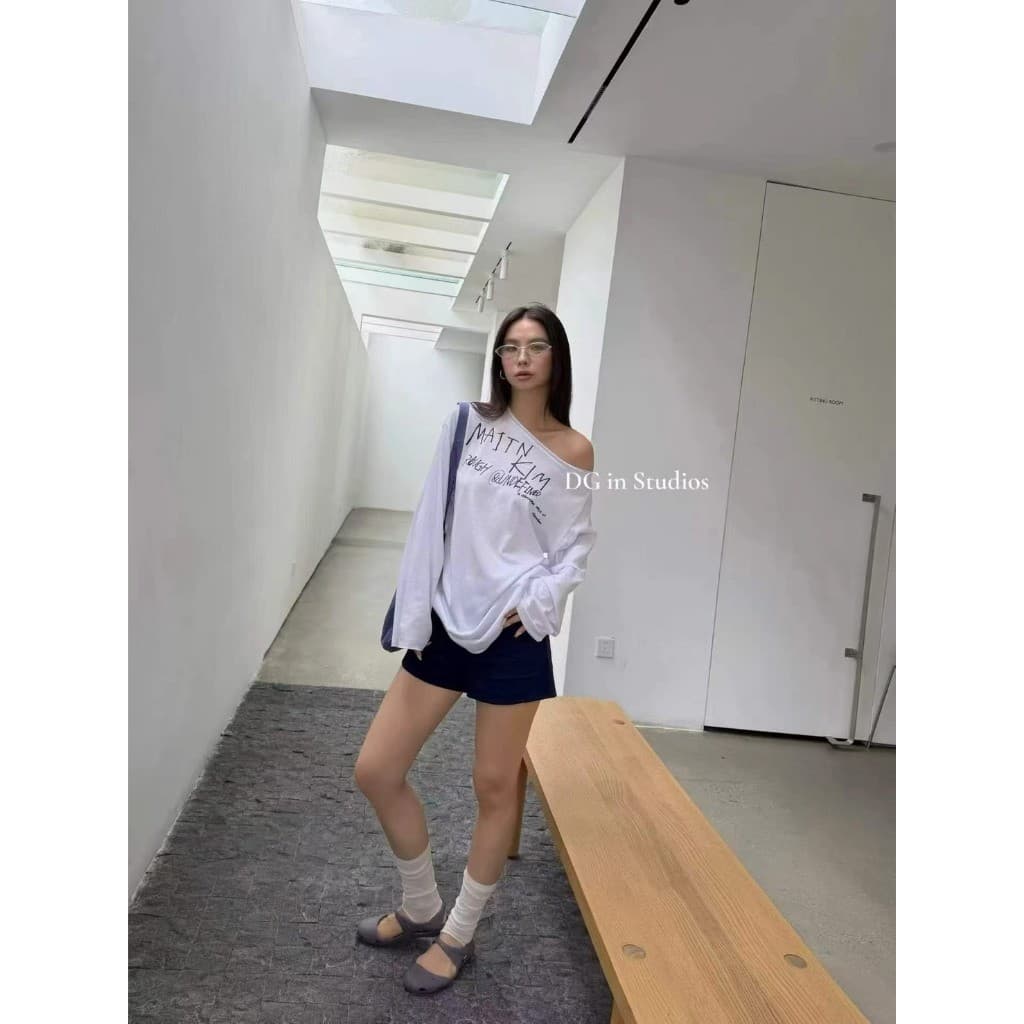 C90487 เสื้อปาดไหล่ทรงโอเวอร์ไซส์ งานเก๋ สกรีนลายสวย ผ้าดีไม่หนาไม่บาง แมทซ์ง่ายค่า แฟชั่นเกาหลี TAG CUI รูปที่ 7