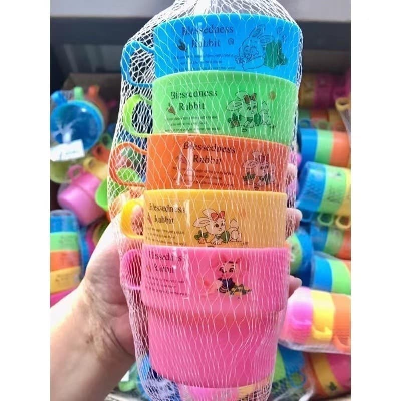 EVERÉ 5ใบครับ แก้วน้ำมีหูพลาสติกสำหรับเด็ก น่ารักมากครับ แก้วน้ำแจกเด็ก แก้วน้ำ แก้วน้ำพลาสติก แก้วน้ำสำหรับแจกเด็ก รูปที่ 1