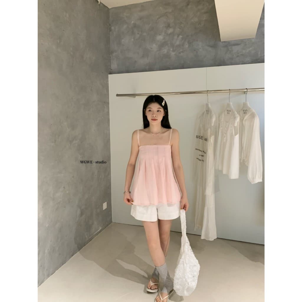 W9432 เสื้อสายเดี่ยว แต่งสายลูกไม้ งานเก๋มากๆค่า ผ้าดีใส่สบาย แฟชั่นเกาหลี TAG WG.WE รูปที่ 4