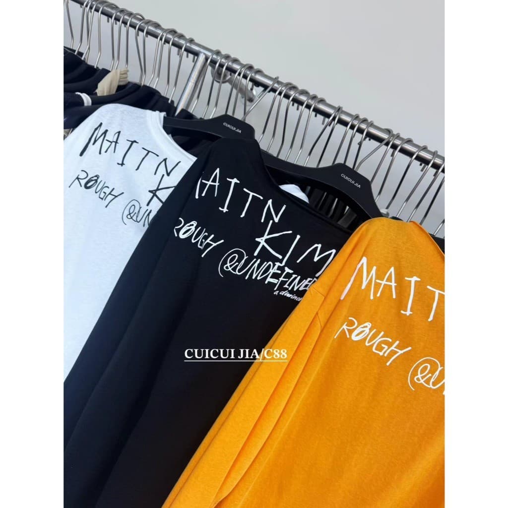 C90487 เสื้อปาดไหล่ทรงโอเวอร์ไซส์ งานเก๋ สกรีนลายสวย ผ้าดีไม่หนาไม่บาง แมทซ์ง่ายค่า แฟชั่นเกาหลี TAG CUI รูปที่ 9