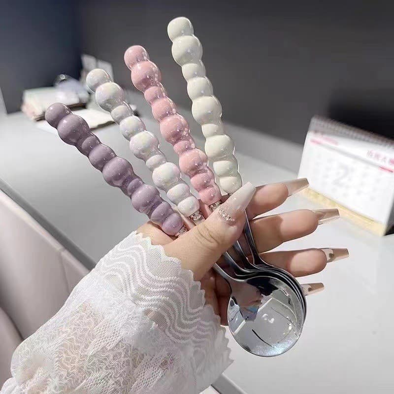 ไข่มุกสี สแตนเลสช้อนและส้อม มือจับพลาสติก ช้อนอาหาร หัวใจวัยรุ่น ซุปที่บ้าน ส้อมช้อนกลมด้ามยาว รูปที่ 2