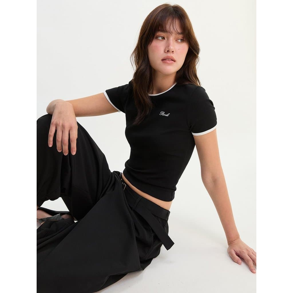 เสื้อยืดเข้ารูป ขอบตัดกัน / Contrast Trim Fitted Tee รูปที่ 1