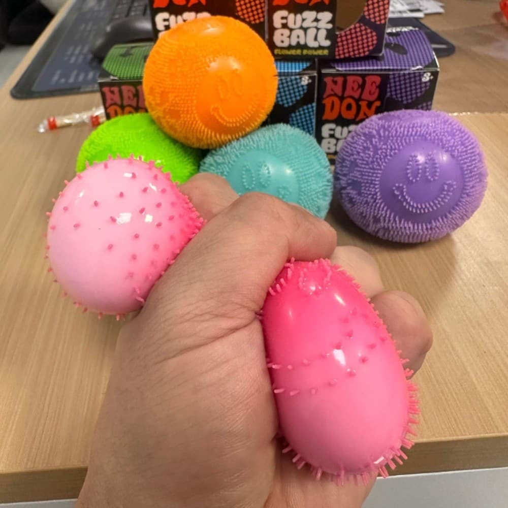 NeeDoh Fuzz Ball Squishy ของเล่น Soft Fuzzy Squeeze Ball ที่มีประสิทธิภาพความเครียดบรรเทาแบบพกพา Sensory Fidget ของเล่น รูปที่ 3