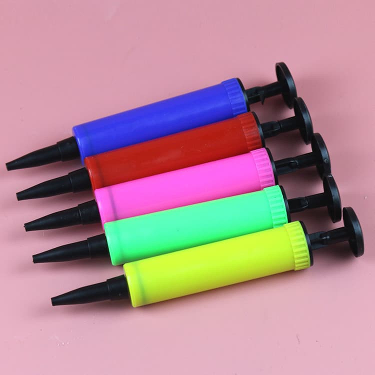 ลูกฟุตบอลเป่าลม ลูกฟุตบอล PVC น้ำหนักเบา ทนทาน เหมาะสำหรับเด็กเล่น บอลชายหาด บอลกีฬา กิจกรรมครอบครัว รูปที่ 6