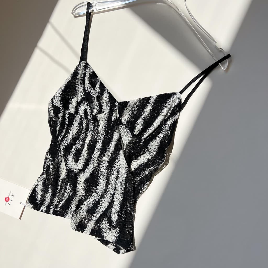 77UNI Tank 7034 Zebra-stripe suspender เสื้อสายเดี่ยวลายม้าลายสีดำผ้าซีทรู ช่วงอกผ้า2ชั้น รูปที่ 5