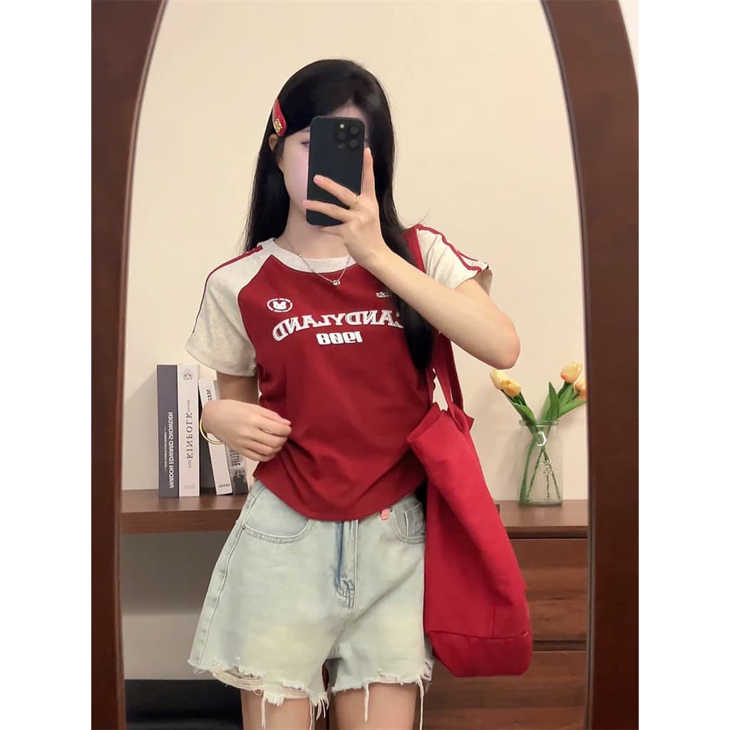 Hotgirl เสื้อยืดแฟชั่นผู้หญิง เสื้อยืดทรงซ้อ แขนสั้นพิมพ์ลาย ดีไซน์เก๋ไก้และจีบด้านข้าง ย้อนยุค รูปที่ 6