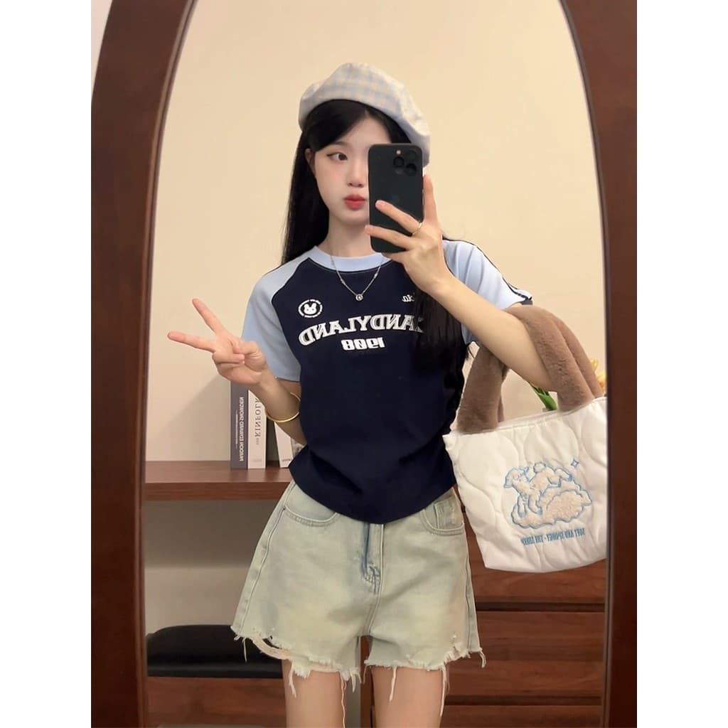 Hotgirl เสื้อยืดแฟชั่นผู้หญิง เสื้อยืดทรงซ้อ แขนสั้นพิมพ์ลาย ดีไซน์เก๋ไก้และจีบด้านข้าง ย้อนยุค รูปที่ 7