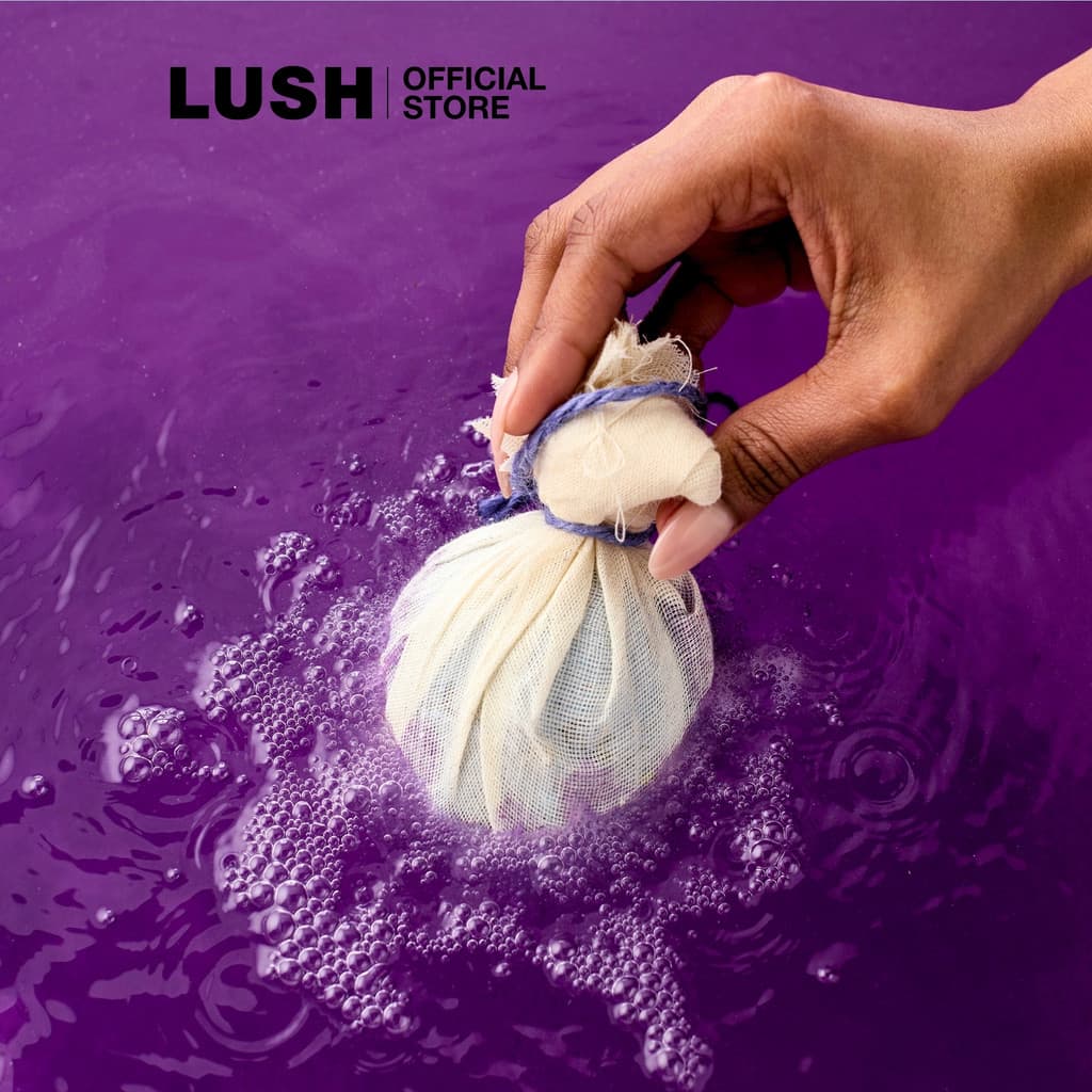 LUSH BATH BOMB บาธบอมบ์ สำหรับแช่น้ำ DEEP SLEEP BATH BOMB 200g บำรุงผิว ส่วนผสม คาโมมายล์ สดใหม่ รูปที่ 4