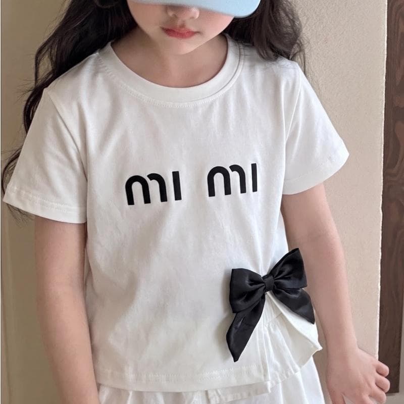 เสื้อยืดแขนสั้นสำหรับเด็กผู้หญิง ดีไซน์โบว์ 3 มิติ ผ่าข้าง สไตล์เกาหลี ใส่ได้หลายโอกาส น่ารัก เก๋ไก๋ ทันสมัย รูปที่ 4